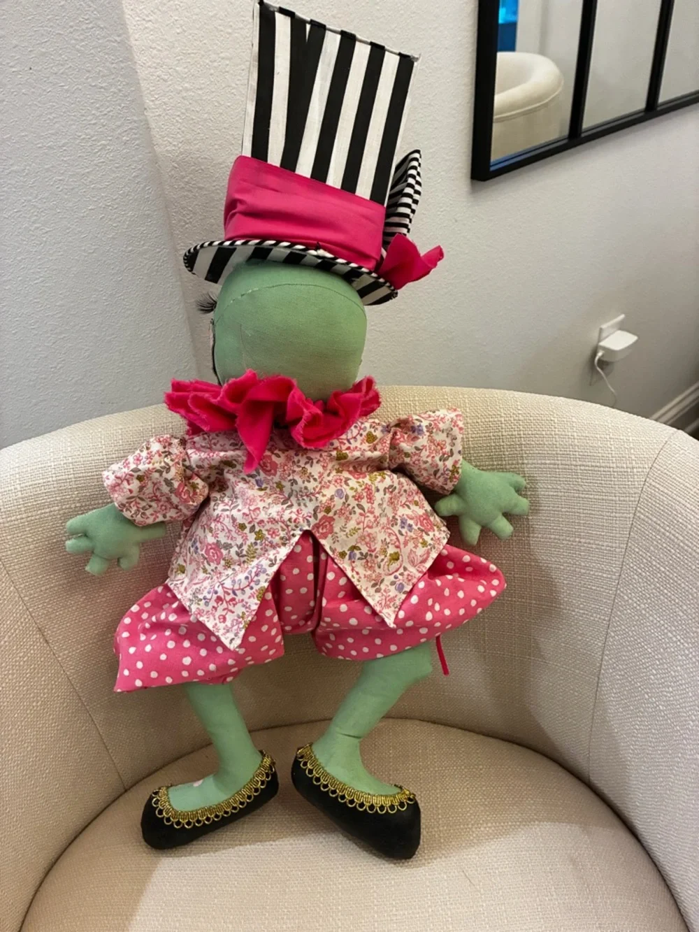 Handmade Pink & Green Holiday Frog Wreath attachment